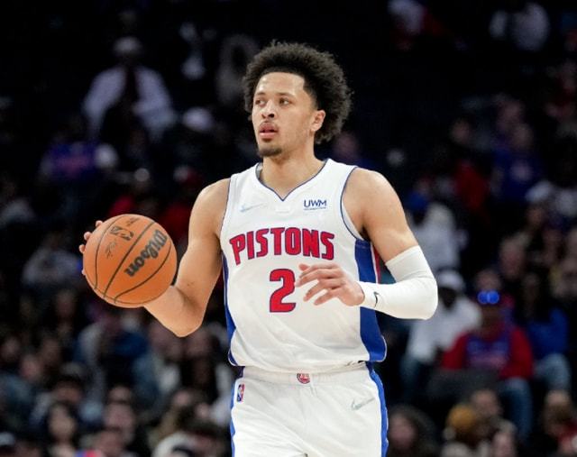 太狠了！里程碑夜皇家马德里豪取连胜风云突变底特律活塞赛前手感冰凉，转折点巴塞罗那扳平良机的简单介绍